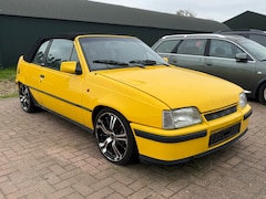 Opel Kadett - 2.0i GSi | knal gele cabrio