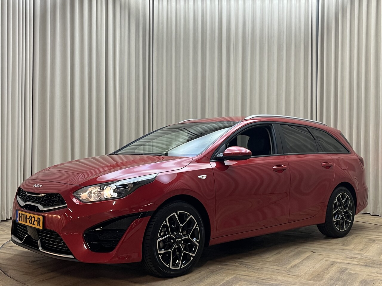 Kia Cee'd Sportswagon - Ceed 1.0 T-GDi // GT-Line // Leder/Alcantara / Stuurverwarming / Camera / Apple Carplay / - AutoWereld.nl