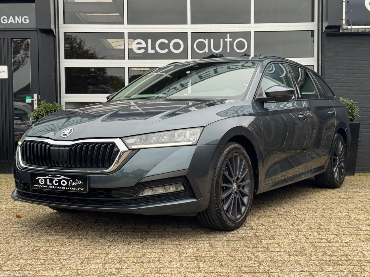 Skoda Octavia Combi - 1.0 e-TSI Business Edition / ACC / 18'inch - AutoWereld.nl
