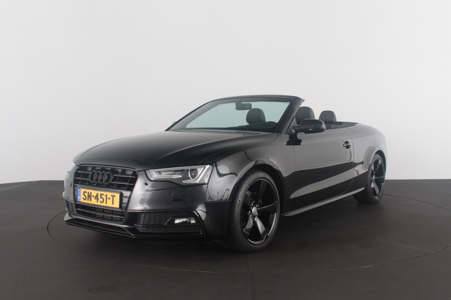 Audi A5 Cabriolet - 1.8 TFSI S line > 177pk/Cabrio/Full Black/Sportstoelen verwarmbaar... - AutoWereld.nl