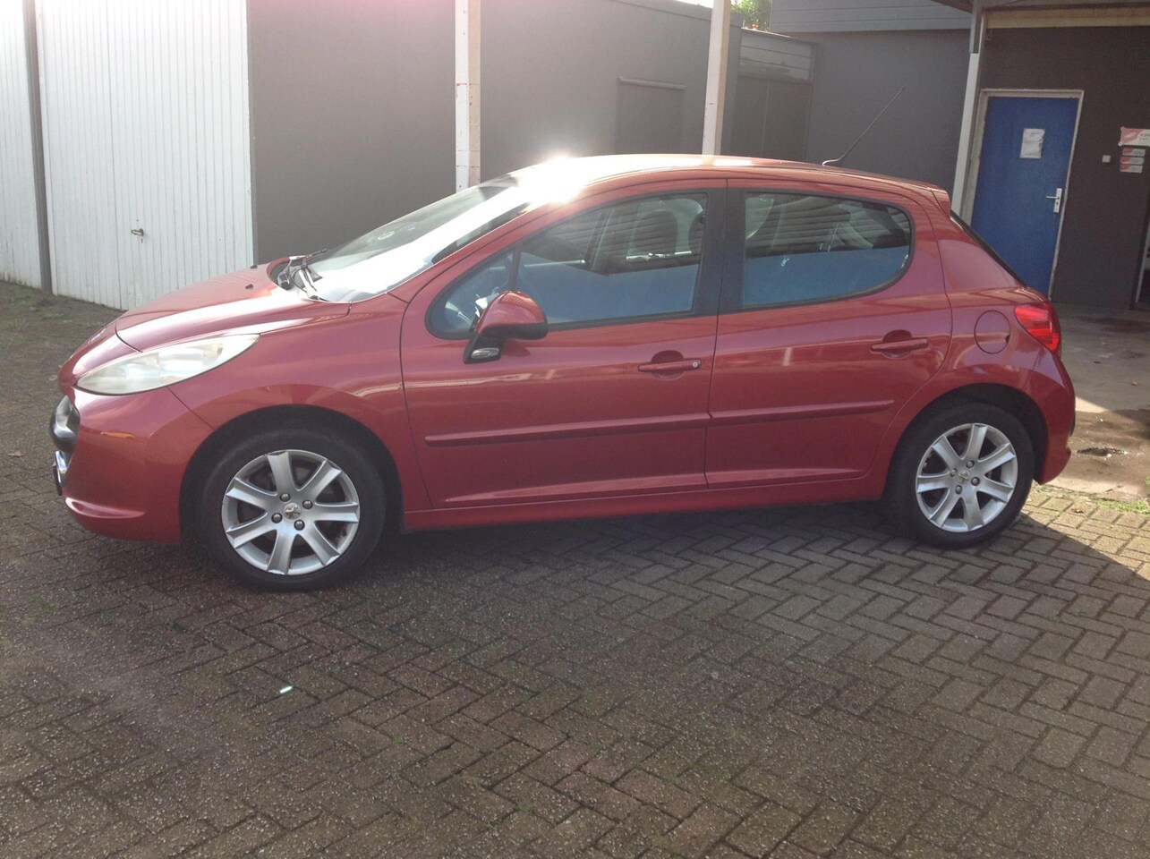Peugeot 207 - 1.6 VTi XS Pack 5deurs airco apk 2027 - AutoWereld.nl