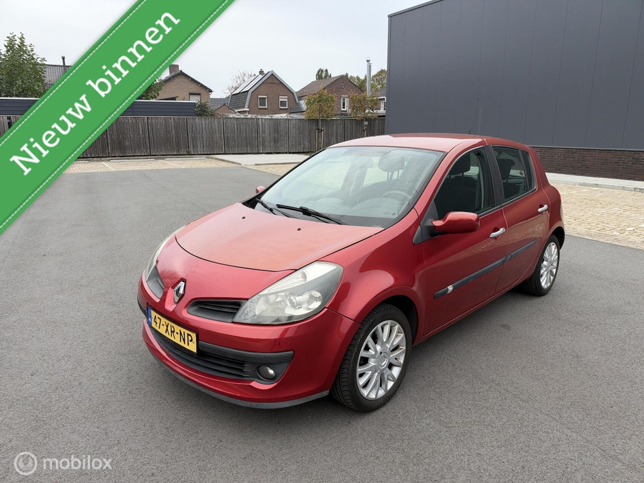 Renault Clio - 1.6-16V Initiale weinig km nette auto - AutoWereld.nl