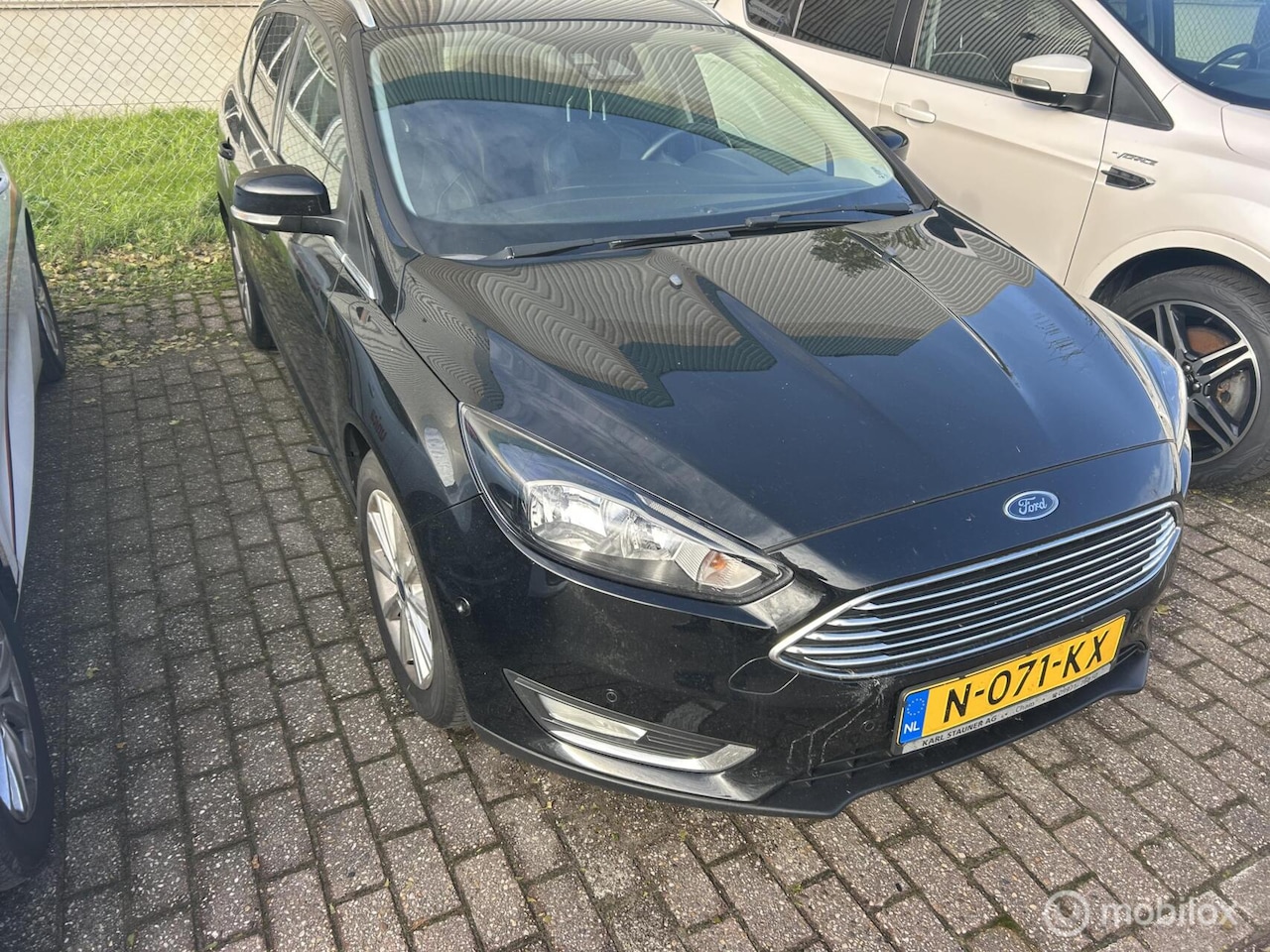 Ford Focus Wagon - 1.5 Titanium Edition motor kapot - AutoWereld.nl