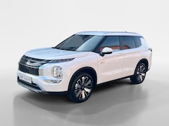 Mitsubishi Outlander - 2.4 PHEV Limited Edition Zeer Complete uitvoering| 8 jaar garantie| Snel leverbaar | Totaa