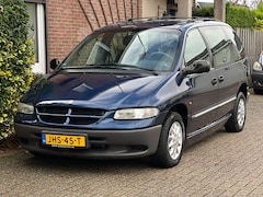 Chrysler Voyager - 2.4i SE Invalide mindervalide rolstoel auto