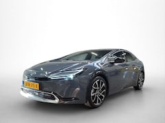 Toyota Prius - 2.0 Plug-in Executive | BTW voertuig | Stoel+stuurverwarming | Parkeersensoren voor+achter
