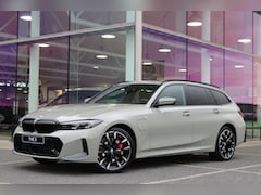BMW 3-serie Touring - 330e M Sport Automaat / Panoramadak / Trekhaak / Adaptieve LED / Sportstoelen / Comfort Ac