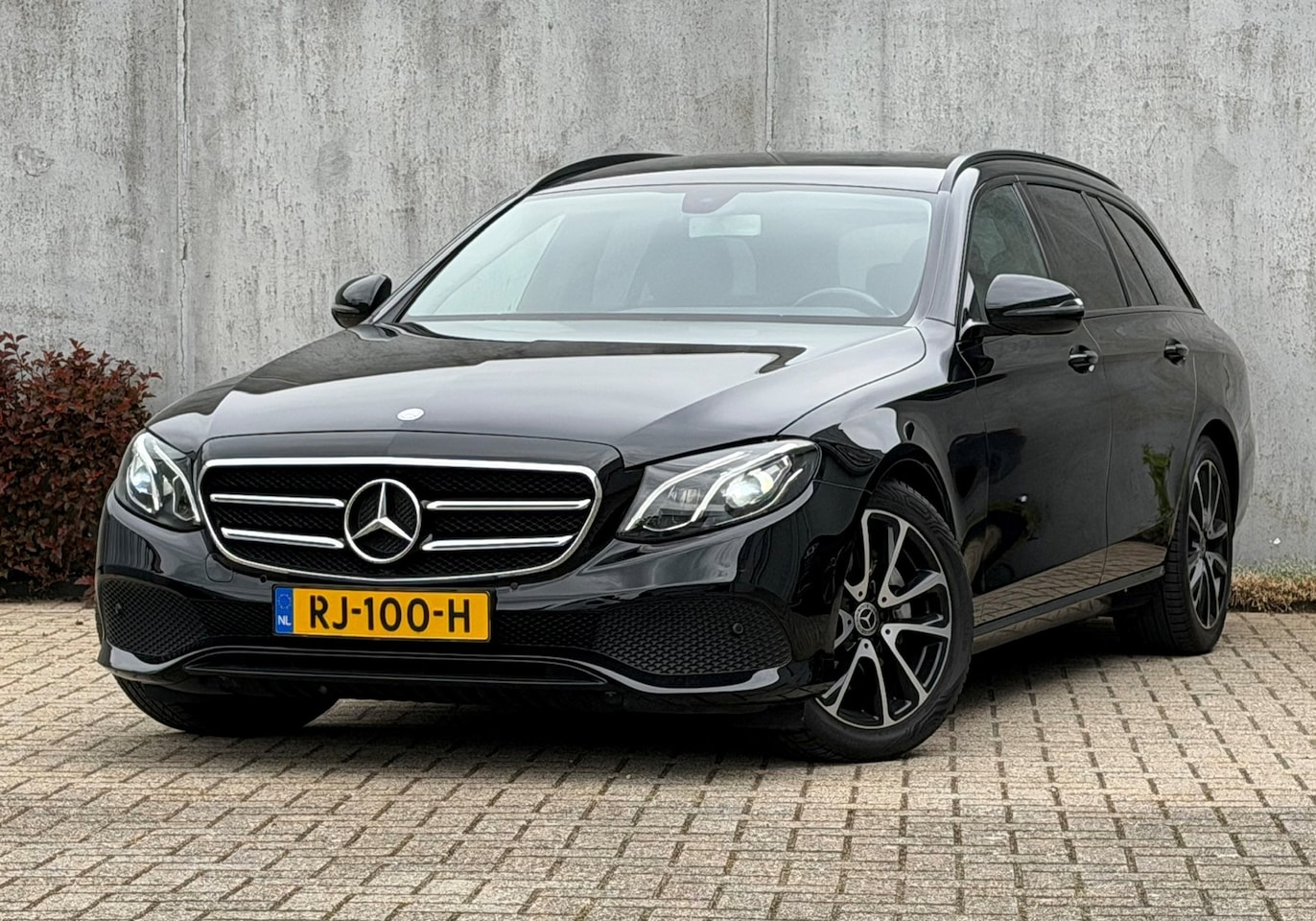 Mercedes-Benz E-klasse Estate - 220d AMG-Line inter. Burmester - AutoWereld.nl