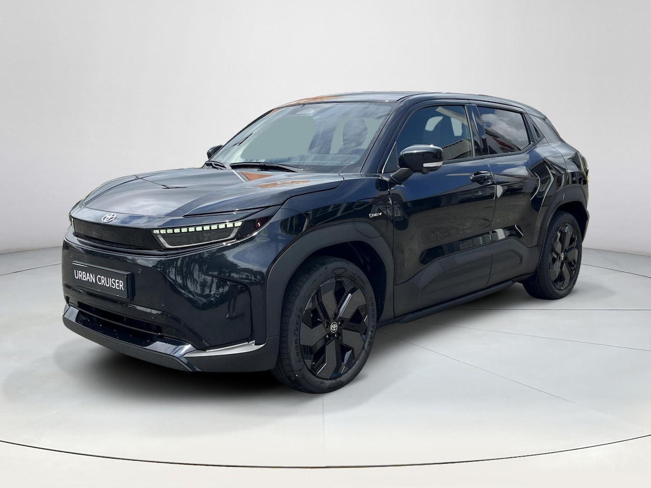 Toyota Urban Cruiser - Executive 61 kWh | Bluish Black premium metallic | Nieuw uit voorraad leverbaar | - AutoWereld.nl