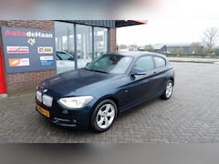 BMW 1-serie - 114i 3-drs Sport #BINNENKORT#Leder/Navi/Airco/Cruise