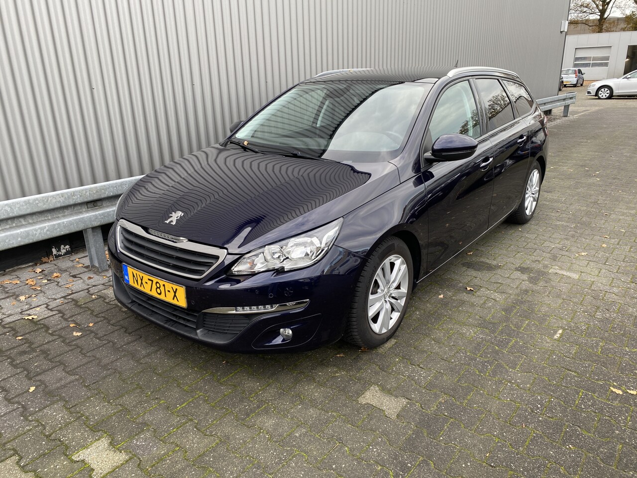 Peugeot 308 SW - 1.2 PureTech Blue Lease Executive Clima, Pano, Navi, CC, PDC, LM, Trekh, nw. APK – Inruil - AutoWereld.nl