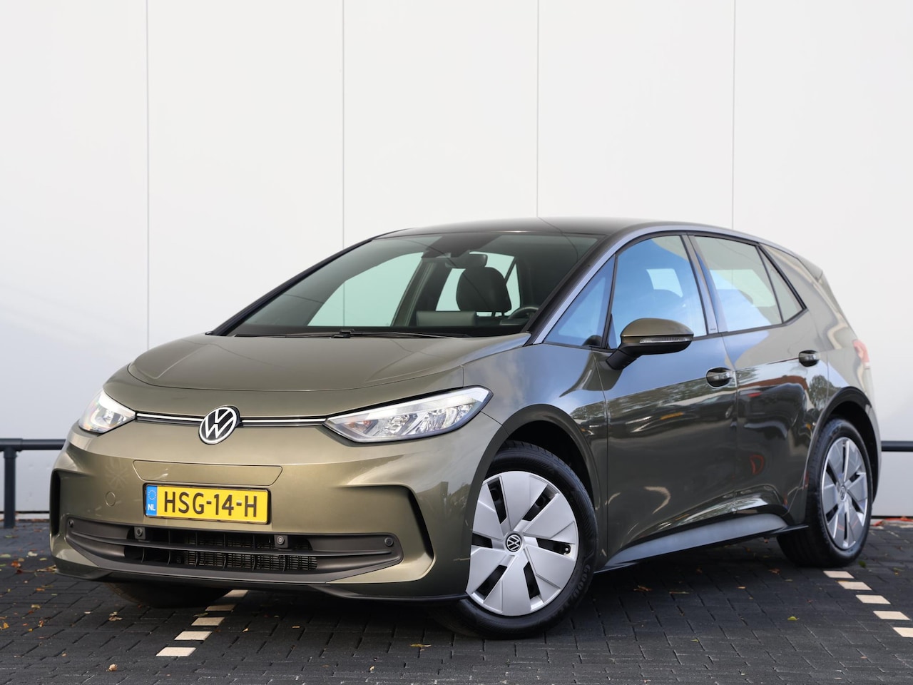 Volkswagen ID.3 - Pure 52 kWh 170 pk  | SOH 99% | Navigatie | Cruise control | Stoel- & Stuurverwarming | LE - AutoWereld.nl