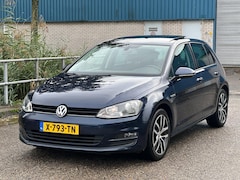 Volkswagen Golf - 1.2 TSI Highline Panoramadak Clima LM velgen Stoelverwarming PDC