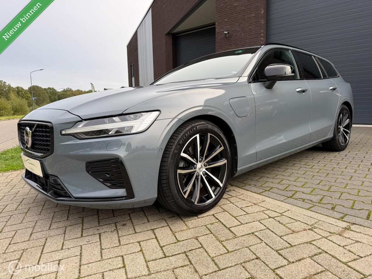 Volvo V60 - 2.0 T6 Plug-in hybrid AWD Plus Dark 2.0 T6 Plug-in hybrid AWD Plus Dark - AutoWereld.nl