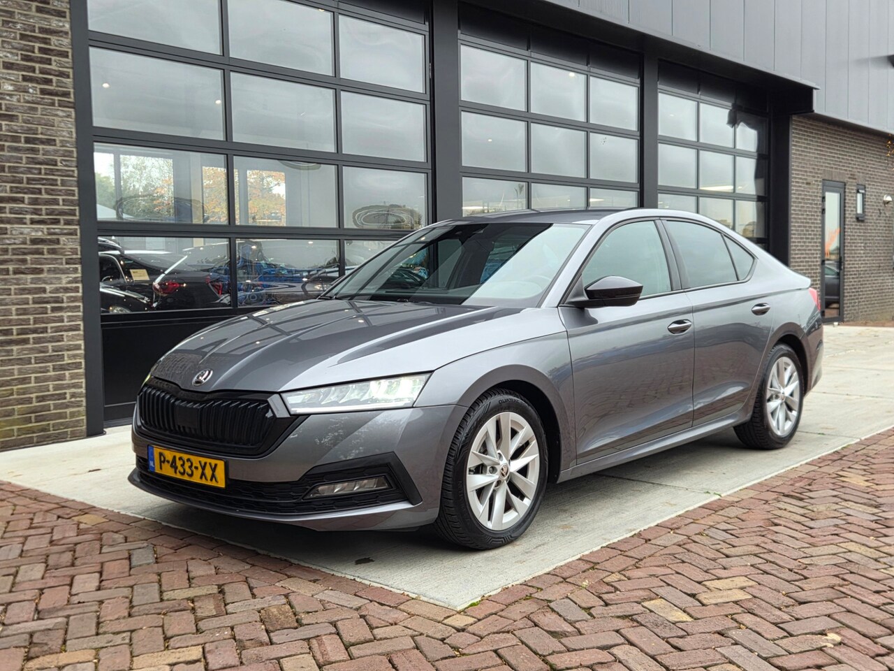 Skoda Octavia - 1.5 e-TSI 150 PK Sport Business Automaat | LED | Navigatie - AutoWereld.nl