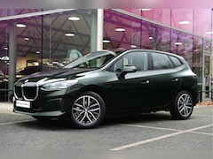 BMW 2-serie Active Tourer - 225e xDrive Automaat / Sportstoelen / Trekhaak / Achteruitrijcamera / Comfort Access / Ada
