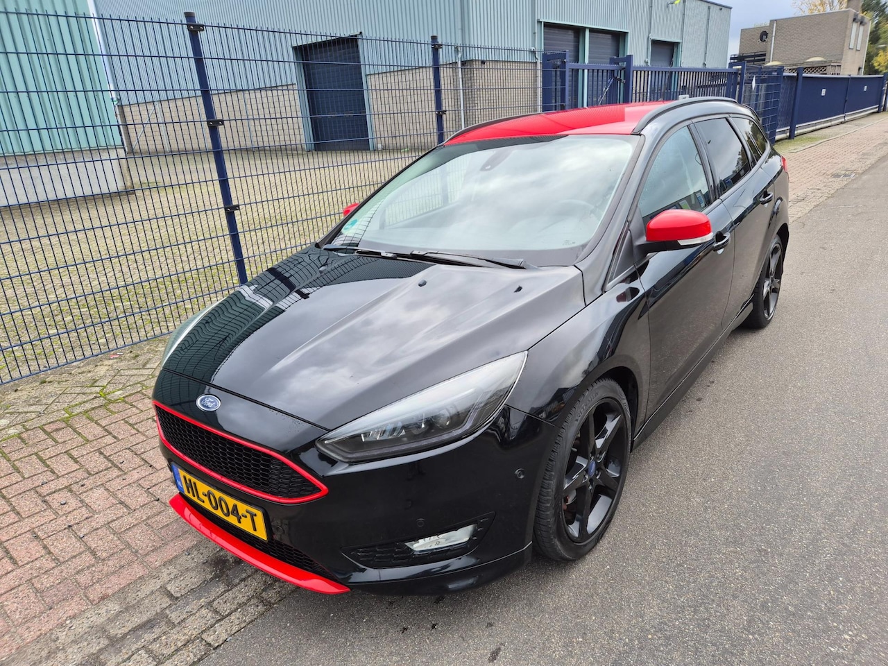 Ford Focus Wagon - 1.5 Black Edit. ST Line*AIRCO*NIEUWSTAAT!! - AutoWereld.nl