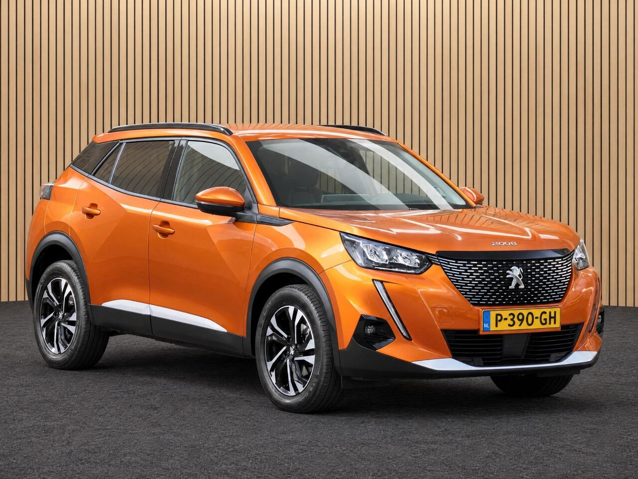 Peugeot 2008 - 1.2 PT Allure Pack | Camera / Climate / Navi - AutoWereld.nl