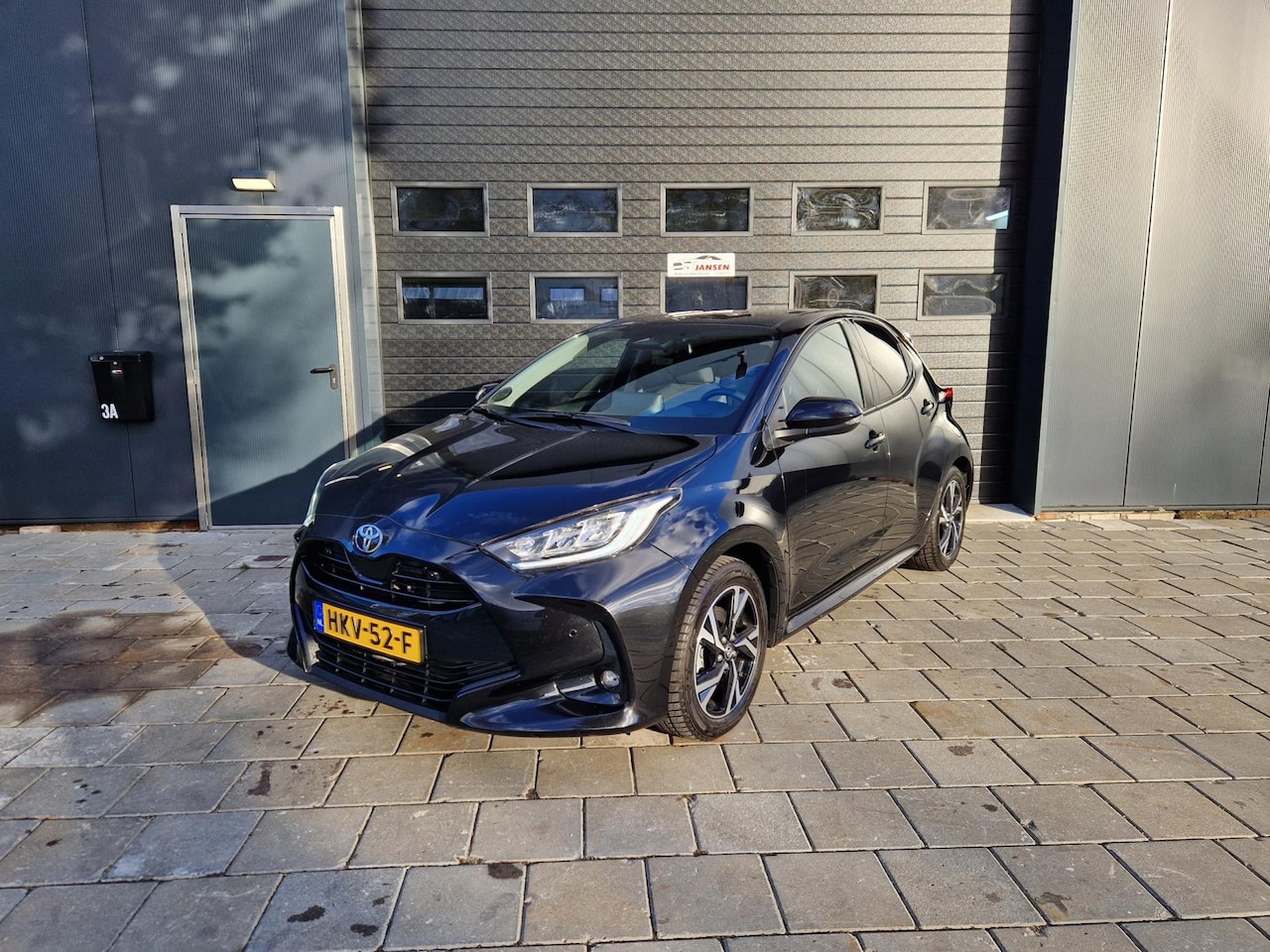 Toyota Yaris - 1.5 Hybrid 115 First Edition | Park sens. | Dodehoek | Camera | ACC | Carplay - AutoWereld.nl