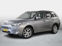 Mitsubishi Outlander - 2.0 PHEV Executive Edition SOH 77% | Climate | Camera | Lichtmetaal | Cruise | Xenon