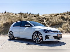 Volkswagen Golf - 2.0 TSI GTI Performance Panoramadak/Adaptive cruise control/Digital dash/Achteruitrijcamer