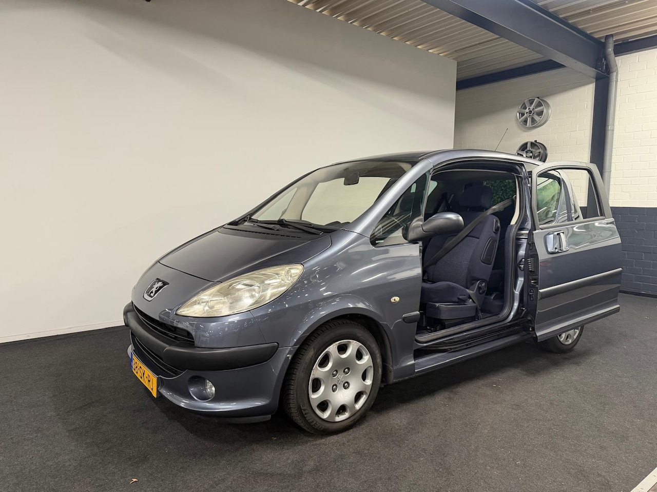 Peugeot 1007 - 1.4 Gentry 1.4 Gentry - AutoWereld.nl