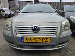 Toyota Avensis Wagon - 2.2 D-4D Linea Luna