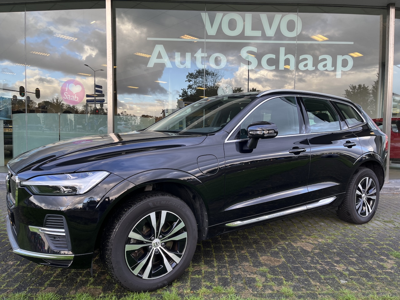Volvo XC60 - 2.0 T6 Plug-in hybrid AWD Core Bright | Rijklaar incl 12 mnd Bovag | Long Range Adaptieve - AutoWereld.nl