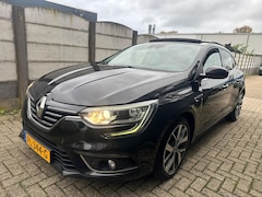 Renault Mégane - 1.5 dCi Bose CLIMA/ NAVI/ PANO/ CAMERA