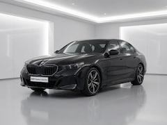 BMW 5-serie - 530e M-Sport Pro | Pano | 20" | Trekhaak | Comfortzetels |