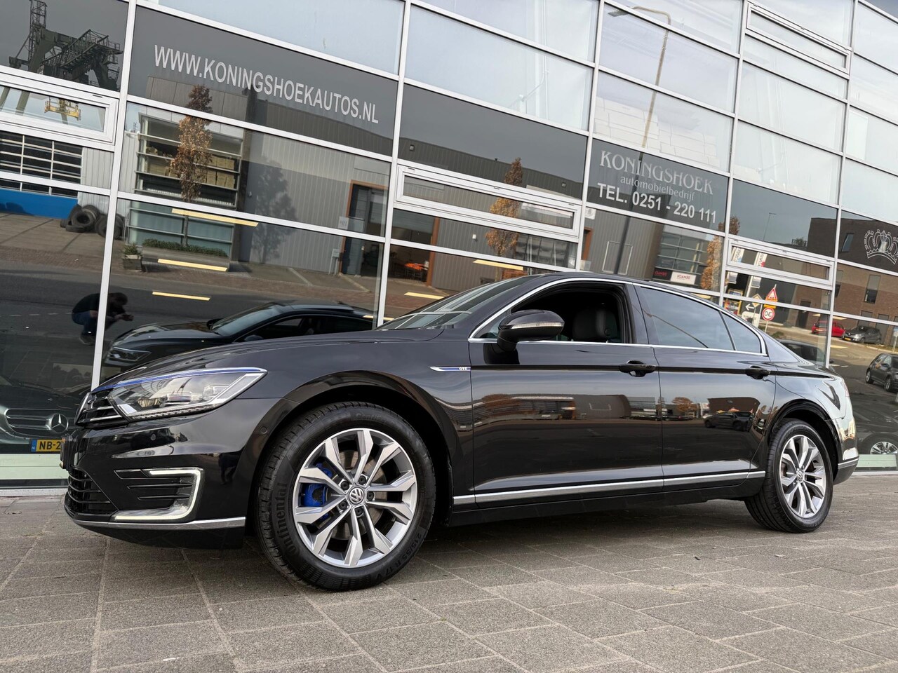Volkswagen Passat - 1.4 TSI GTE Connected Series Plus 1.4 TSI GTE Connected Series Plus - AutoWereld.nl