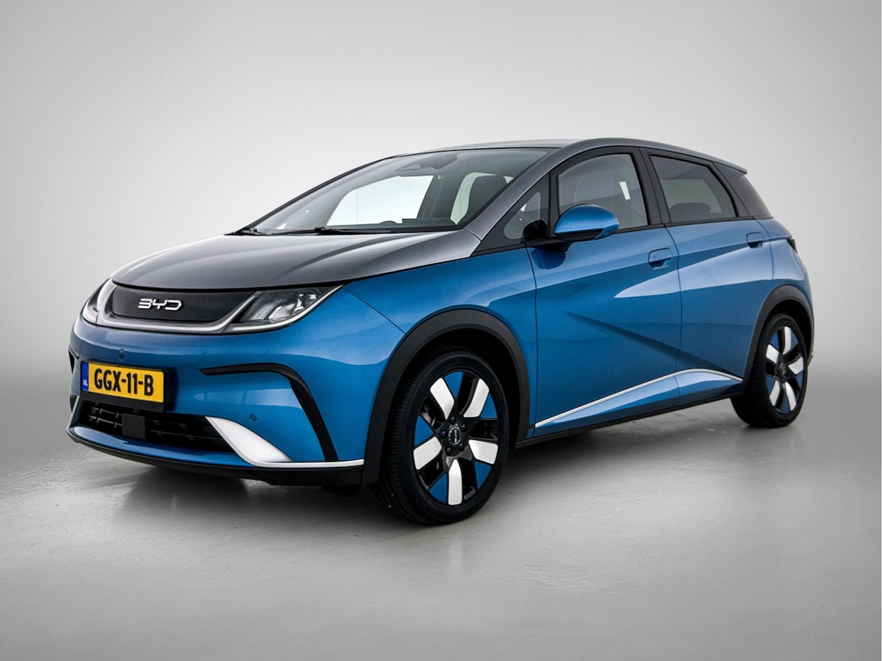 BYD Dolphin - Design 60.4 kWh | Panorama dak | V2L | Eerste eigenaar | - AutoWereld.nl