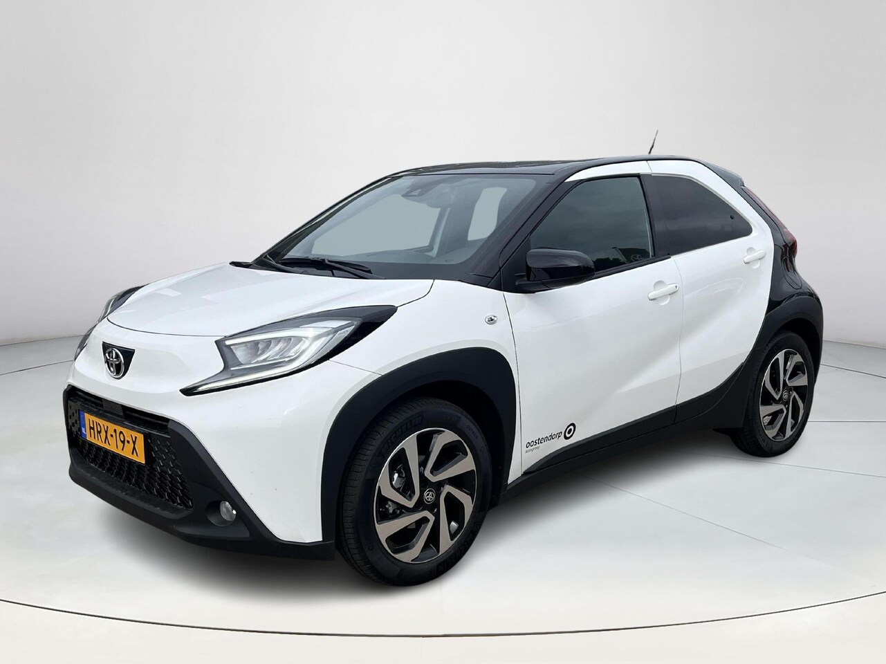 Toyota Aygo X - 1.0 VVT-i MT Pulse | Pure white met zwart dak | Demonstratie auto | - AutoWereld.nl