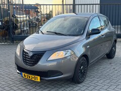 Lancia Y(psilon) - Ypsilon 0.9 TwinAir Elefantino Plus Clima Airco 5 Deurs