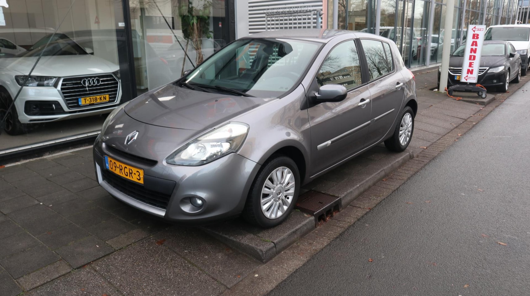 Renault Clio - 1.2 Collection NAVIGATIE/ ACHTERUIT RIJ CAMERA, CARPLAY - AutoWereld.nl