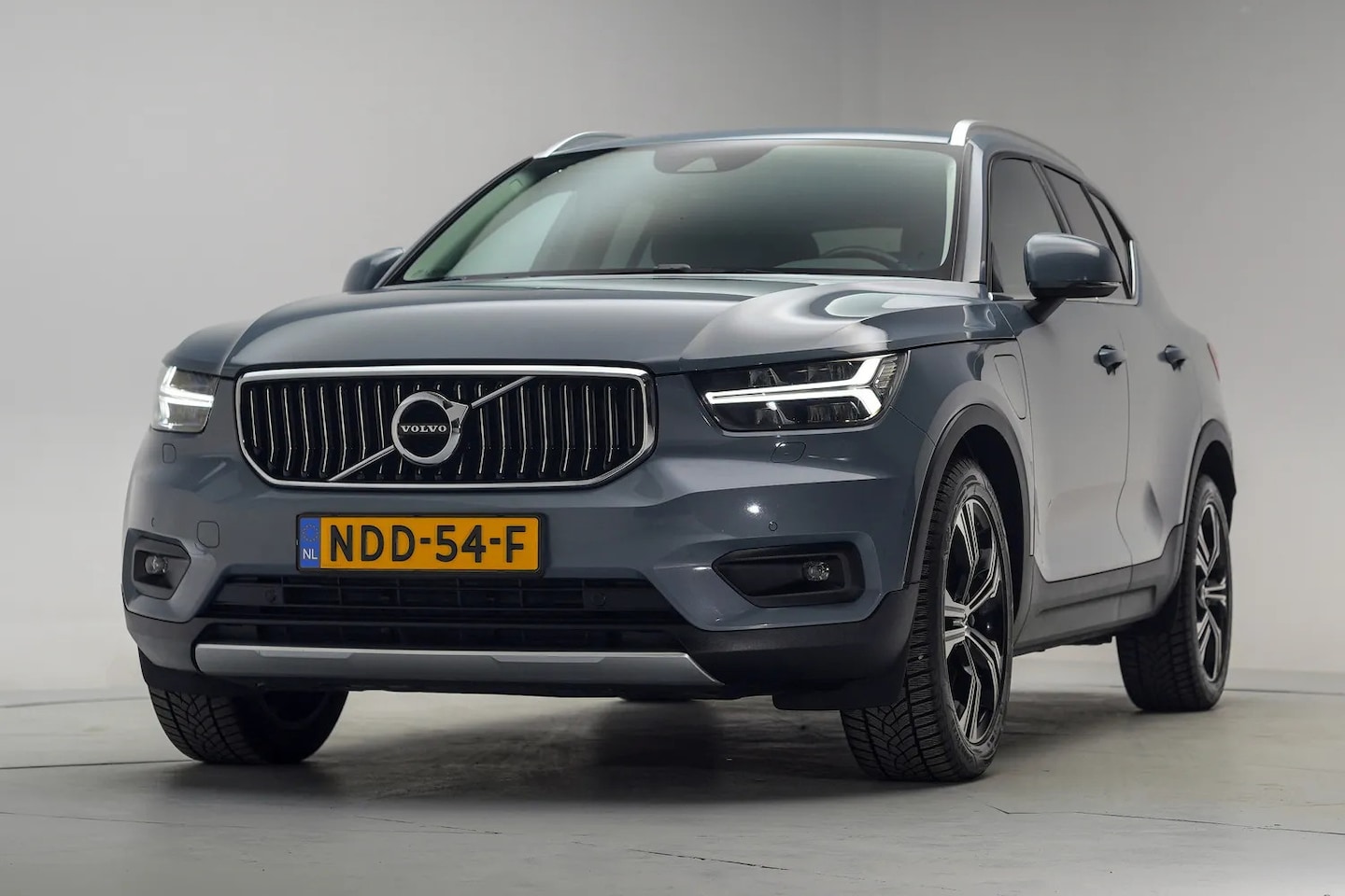 Volvo XC40 - T4 Recharge Inscription Expression [ LED Apple/Android Stoel-en stuurverwarming ] - AutoWereld.nl