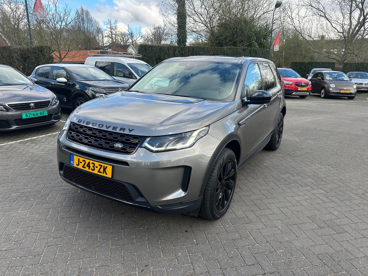 Land Rover Discovery Sport - P300e 1.5 SE parkeersensoren voor en achter + camera navigatie - AutoWereld.nl