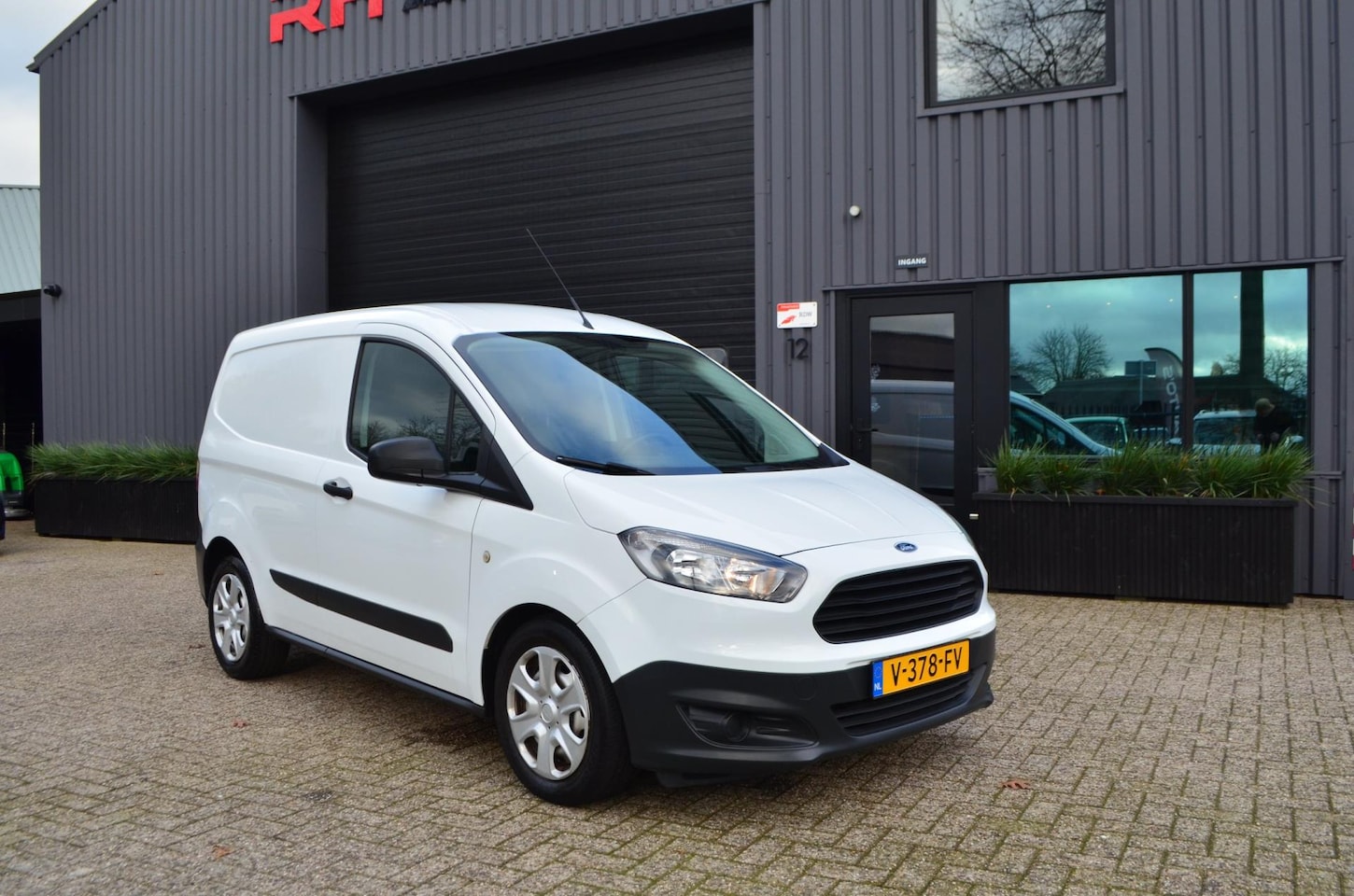 Ford Transit Courier - 1.5 TDCI Economy Edition | NAP | Onderhouden - AutoWereld.nl