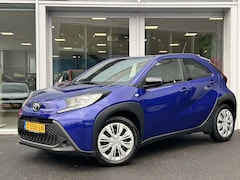 Toyota Aygo X - 1.0 VVT-i MT Play | Unieke kleur | Achteruitrijcamera | Airco | Apple Carplay/Android Auto