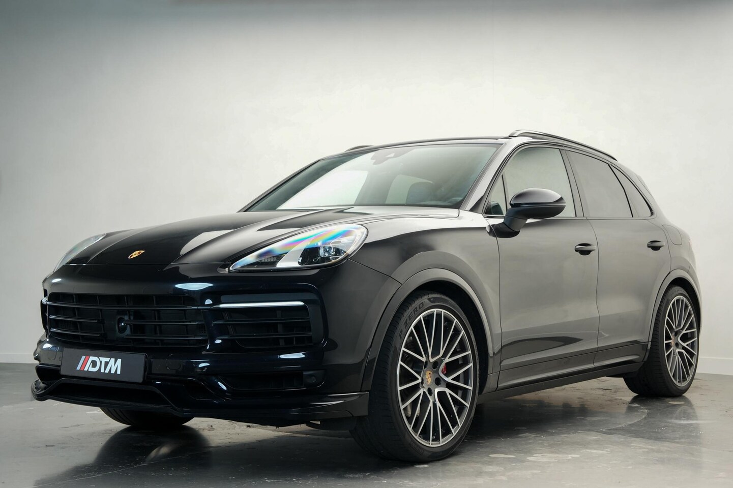 Porsche Cayenne - 3.0 E-Hybrid | TechArt | Panorama | Trekhaak - AutoWereld.nl