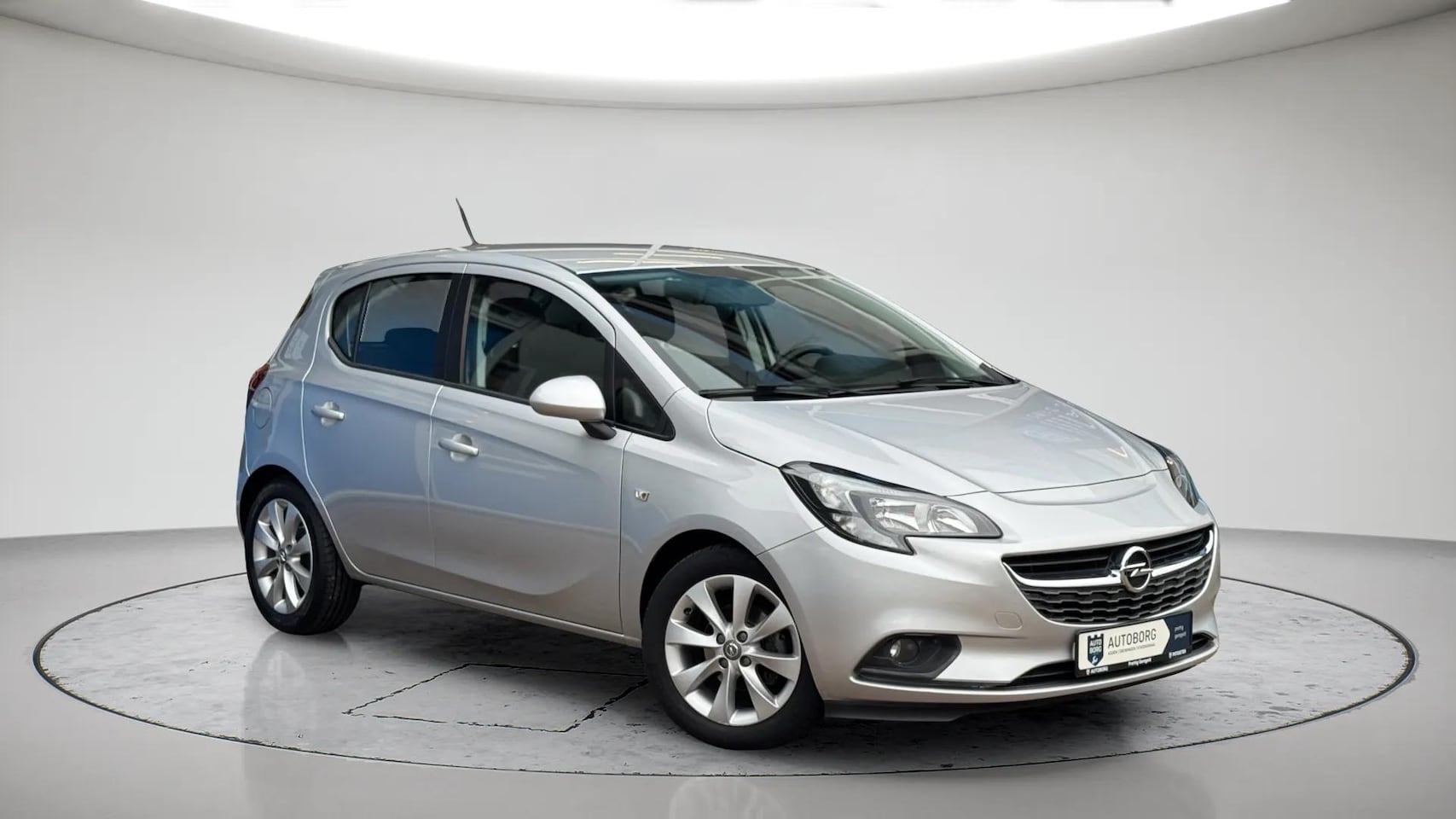 Opel Corsa - 1.4 Edition Gratis Afleverpakket! | Trekhaak | voorstoelen + Stuurwiel verwarmd | - AutoWereld.nl