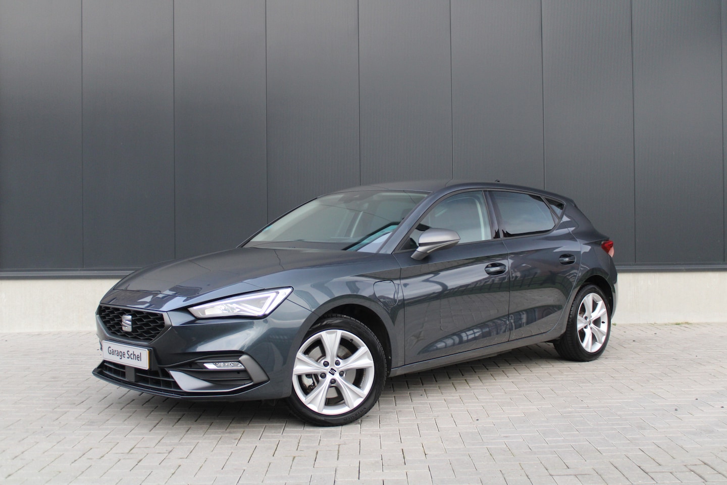 SEAT Leon - 1.4 TSI eHybrid PHEV FR - ACC - Carplay - Stoel/Stuurverwarming - LED - Navi - Trekhaak af - AutoWereld.nl