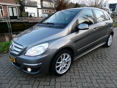 Mercedes-Benz B-klasse - 200 136pk Airco Navi Trekhaak 1500kg. 2e eig
