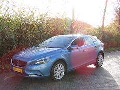 Volvo V40 - 2.0 T3 Momentum *152PK