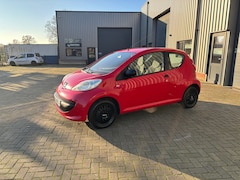 Peugeot 107 - 1.0-12V XR 3 DEURS VERLAAGD IN PRIJS Lage Kilometerstand NAP logisch