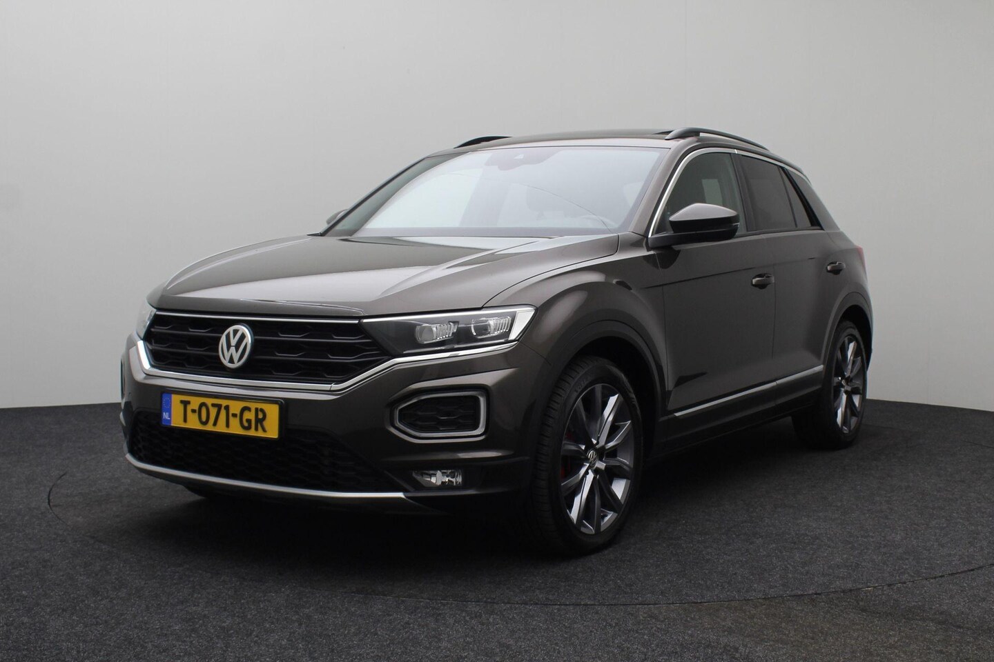 Volkswagen T-Roc - 2.0 TSI 4Motion Sport 2019 | Airco | Apple/Android Carplay | Navigatie | Stuurwiel & Stoel - AutoWereld.nl