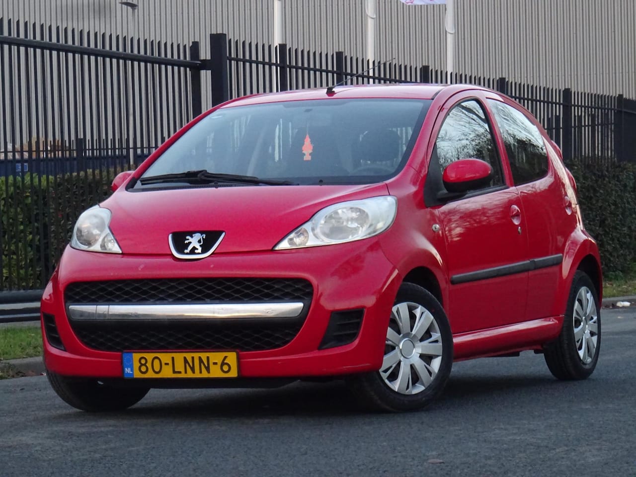 Peugeot 107 - 1.0-12V XS BJ2010 5-DEURS NAP/NIEUWE APK - AutoWereld.nl