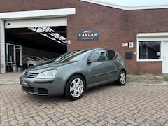 Volkswagen Golf - 1.6 FSI Trendline | Airco | Stoelverwarming