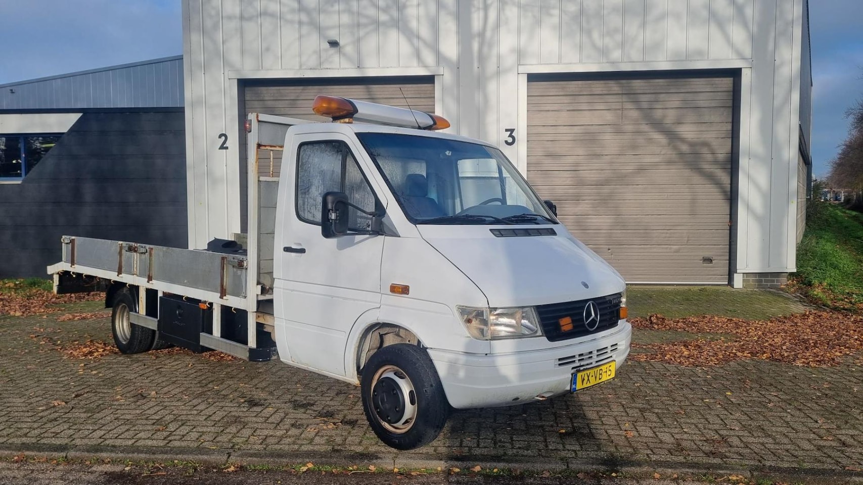 Mercedes-Benz Sprinter - 412 D Xlang 412D OPRIJWAGEN AUTOAMBULANCE 244000KM NAP - AutoWereld.nl