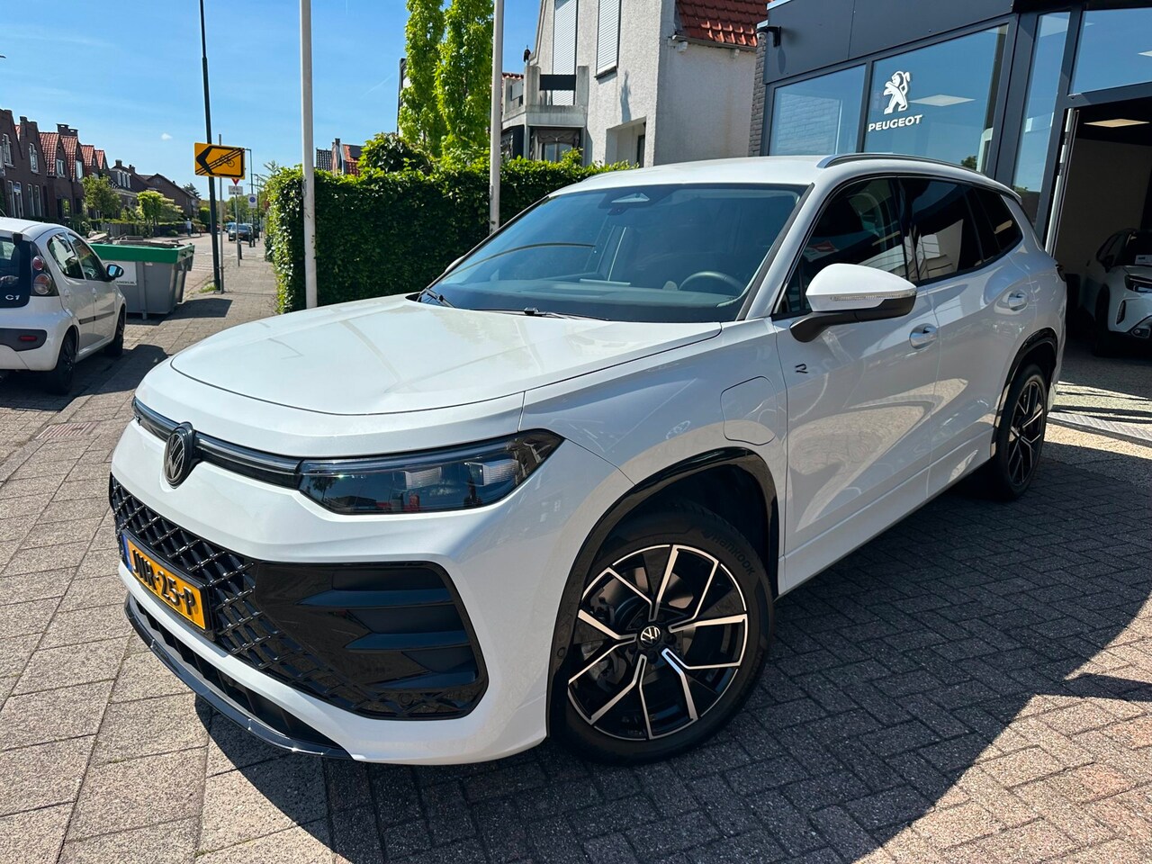 Volkswagen Tayron - 1.5 eHybrid Life Edition|R-Line Exterieur|Alarm|Trekhaak - AutoWereld.nl